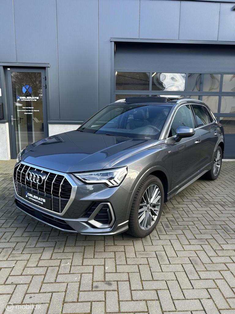 Audi Q3 35 TFSI DSG 3x S-Line 1e Eig. Digital Dash Pano Vol!, 4 cilinders, Leder en Stof, Bedrijf, 1470 kg