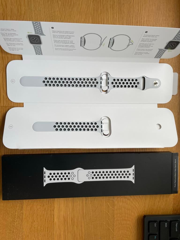 Apple Watch band 44mm Nike, Ophalen of Verzenden, Nieuw, Grijs