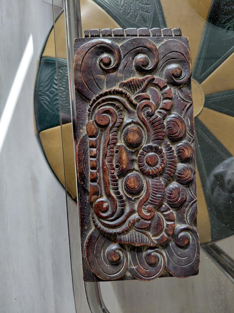 Antieke relief houtsnijwerk indonesie?, Ophalen of Verzenden