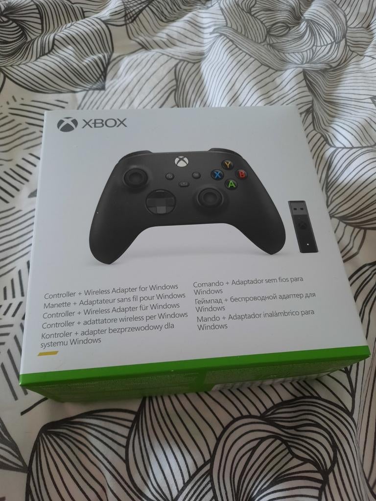 Xbox Controller met Wireless Dongle voor PC, Spelcomputers en Games, Spelcomputers | Xbox | Accessoires, Gebruikt, Xbox Series S