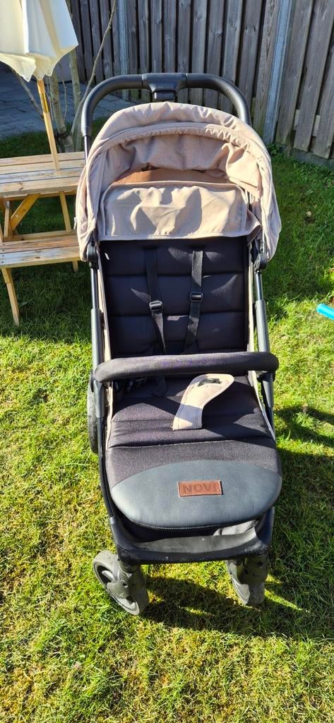 Kinderbuggy Novi beige, Kinderen en Baby's, Buggy's, Ophalen, Gebruikt, Overige merken, Verstelbare rugleuning