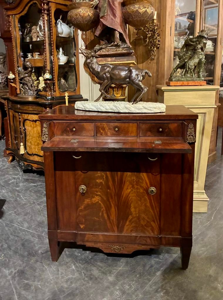 Exclusief Hollands mahonie breakfront commode met bureautje., Ophalen