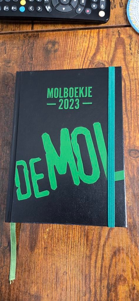 Molboekje Wie is de Mol? 2023 - Zo goed als nieuw, Boeken, Ophalen of Verzenden, Zo goed als nieuw, AVROTROS