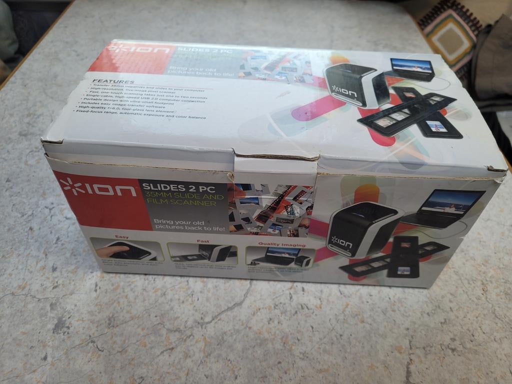 Ion Slides 2 PC 35mm Film- en Diascanner, Computers en Software, Scanners, Support@ionaudio.com, 200 Scenic View Drive, Cumberland, RI 02864, USA