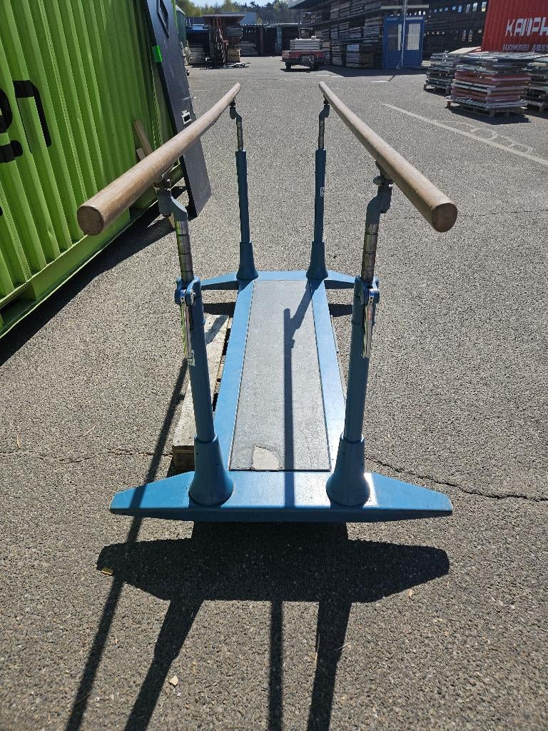 Turn brug turnbrug loopbrug turnen merk Nijha ( 334 ), Ophalen, Gebruikt, Overige typen, Groter dan maat 42