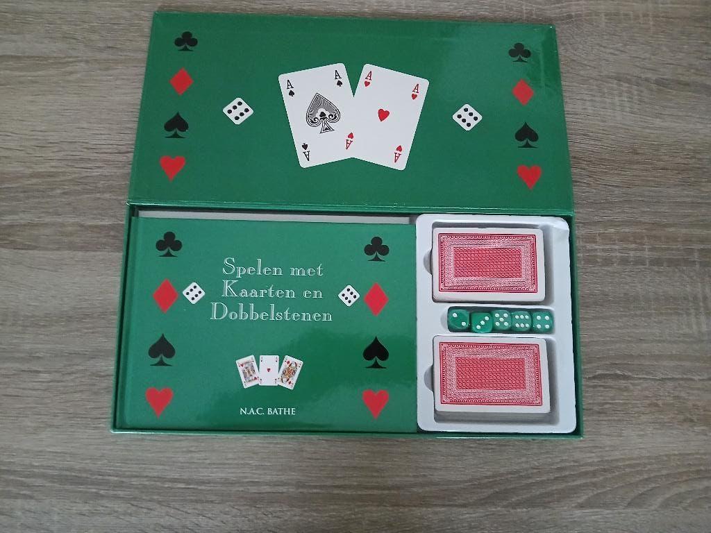 Kaarten & Dobbelstenen speeldoos N.A.C. Bahte, Vijf spelers of meer, Ophalen of Verzenden, Zo goed als nieuw
