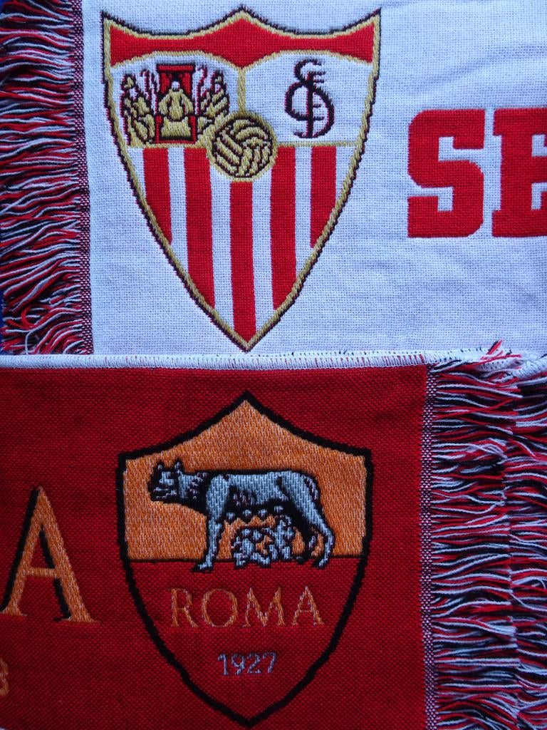 sjaal Sevilla - AS Roma (finale Europa League 2023), Ophalen of Verzenden, Nieuw, Buitenlandse clubs, Vaantje of Sjaal