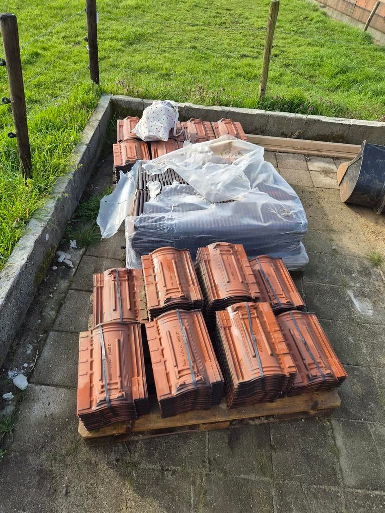 Restpartij nieuwe VHV Vario dakpannen leikleur mat engobe, Ophalen, Steen of Klei, Nieuw, 15 m² of meer