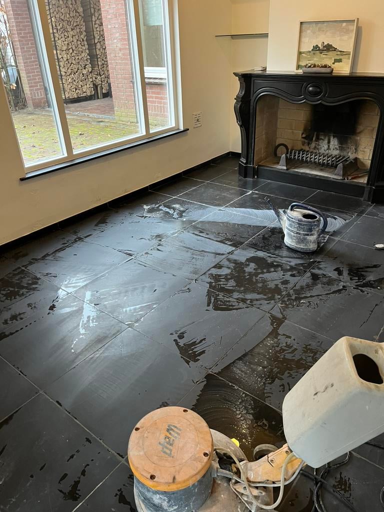 Oude hardsteen vloer polijsten 013-5333365, Interieuradvies