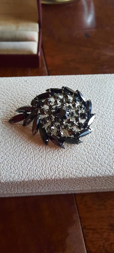 Antieke rouwbroche ,Juliana broche., Sieraden, Tassen en Uiterlijk, Antieke sieraden, Ophalen of Verzenden