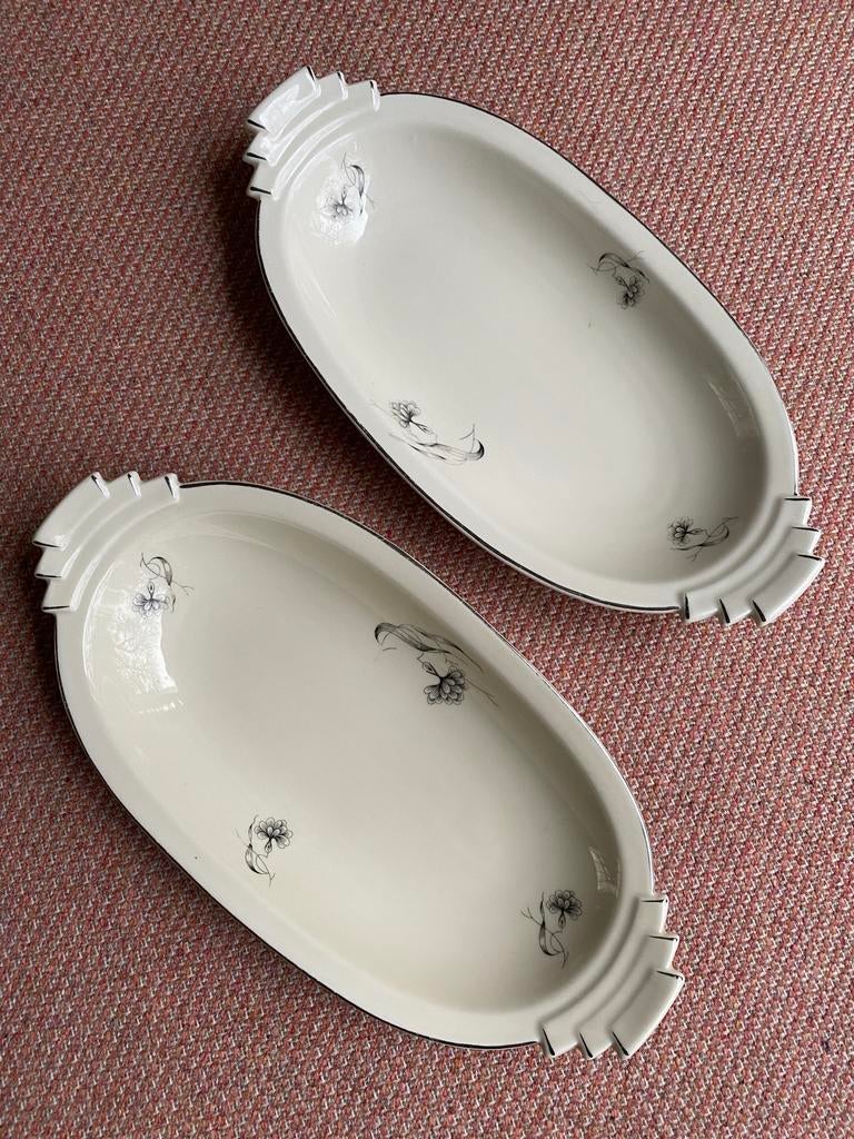 Twee serveerschalen Chodau Czechoslovakia, Antiek en Kunst, Antiek | Schalen, Ophalen