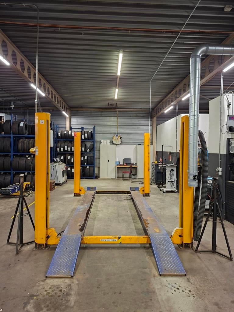 Hefbrug 4 koloms Koni 2800 kg rai apk brug, Ophalen