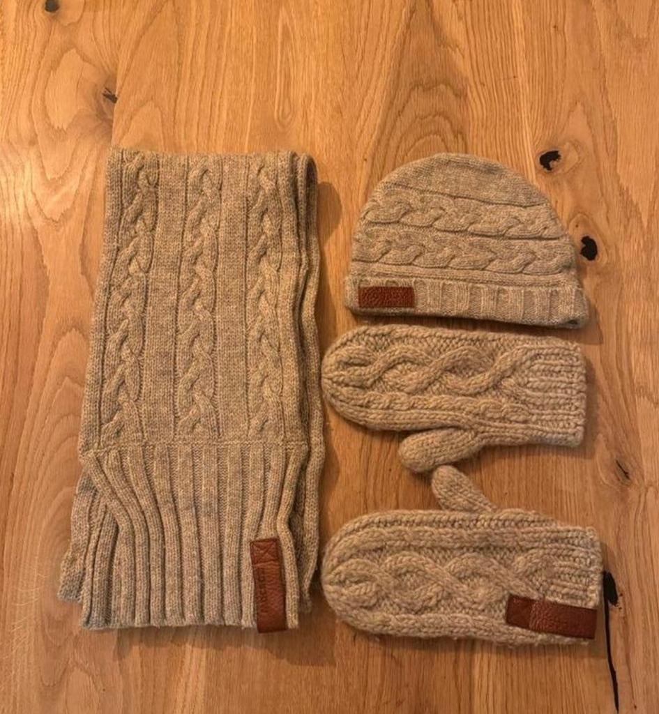 Moscow Muts, Sjaal, Wanten Set, Kleding | Dames, Moscow, Ophalen of Verzenden, Gedragen