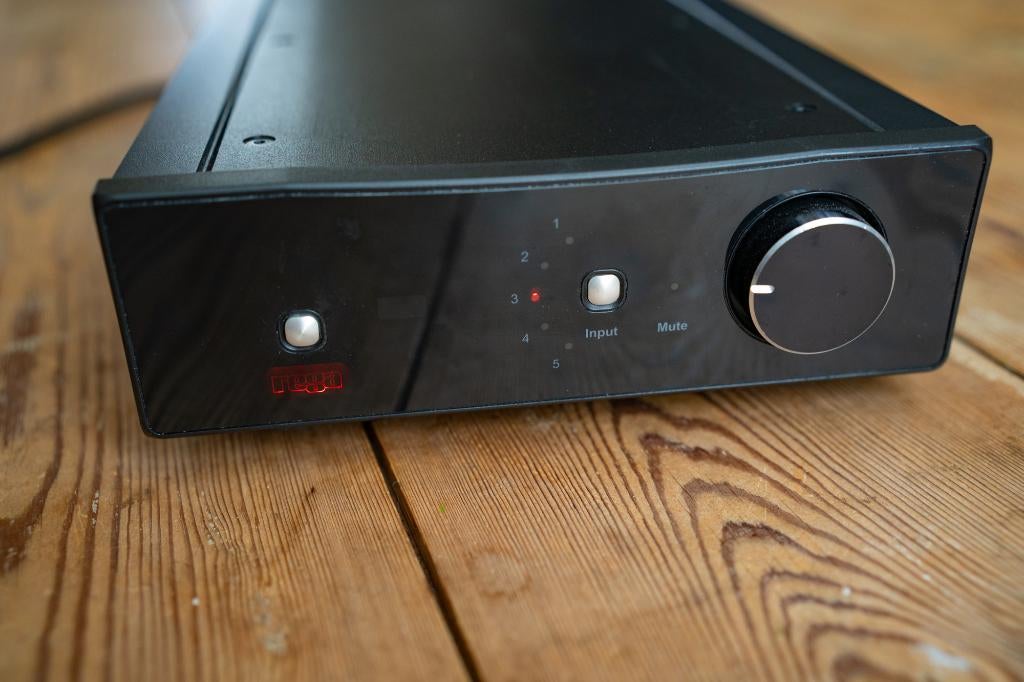 Rega Brio-r versterker met afstandsbediening, Audio, Tv en Foto, Overige merken, Gebruikt, Ophalen of Verzenden, Minder dan 60 watt