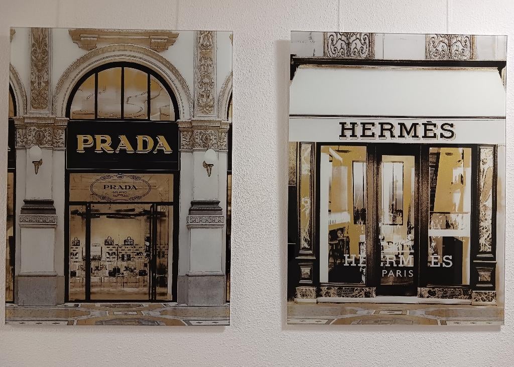 Glasschilderij Prada en Hermes wanddecoratie, Huis en Inrichting, Ophalen, Zo goed als nieuw, Schilderij, 75 cm of meer
