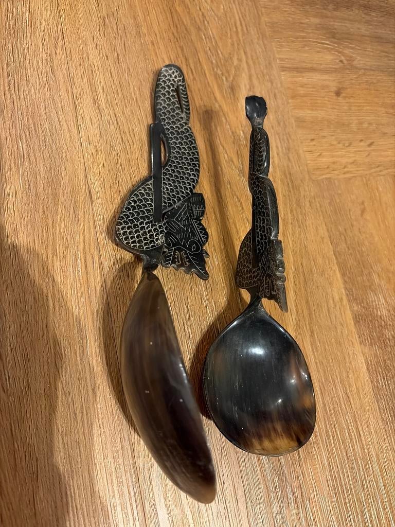 Indonesische hoornen rijstlepels met draken, ca. 1930, Ophalen of Verzenden