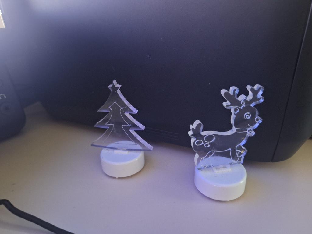 kersthert en kerstboom lichtgevend, Diversen, Kerst, Ophalen of Verzenden, Zo goed als nieuw