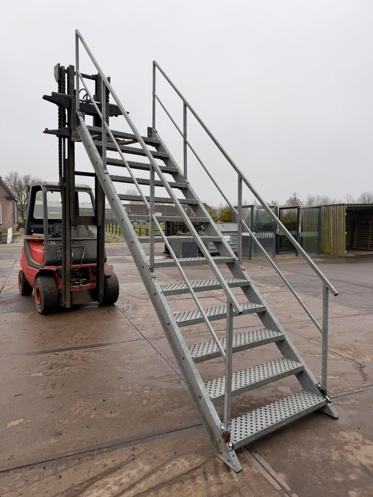 Gegalvaniseerde steektrap bordestrap wenteltrap trappen, Ophalen of Verzenden, Zo goed als nieuw, 2 tot 4 meter