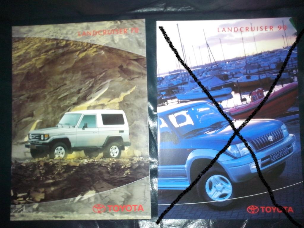 28x Toyota folders brochures Fun Land Cruiser Corolla Yaris, Ophalen of Verzenden, Zo goed als nieuw