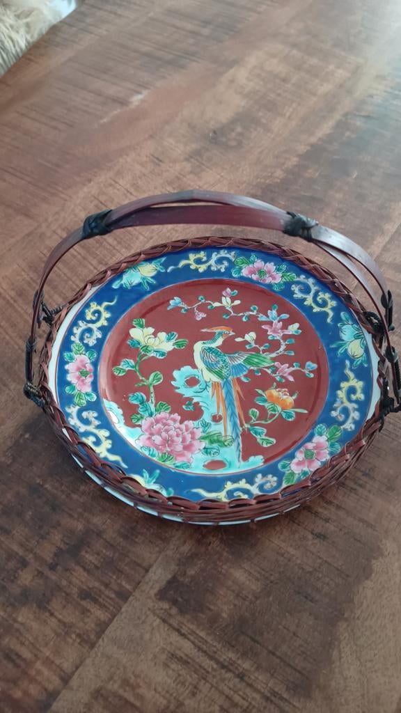 Antiek Meiji Yamatoku Porseleinen Bord met Rotan Mand, Ophalen of Verzenden