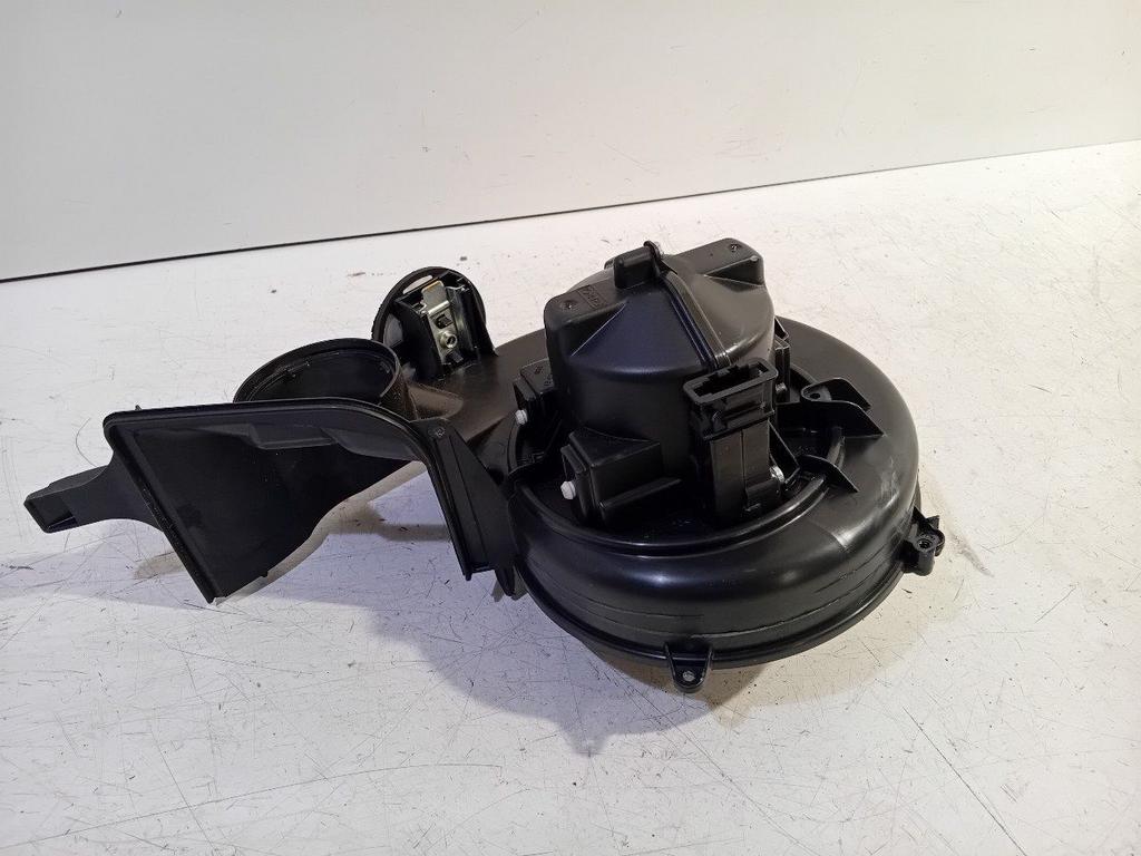 Kachel ventilator motor Land Rover Evoque, Onderdelen@venauto.nl, Van der Ven Autorecycling B.V., Ettenseweg 76, 4706 PB Roosendaal, The Netherlands