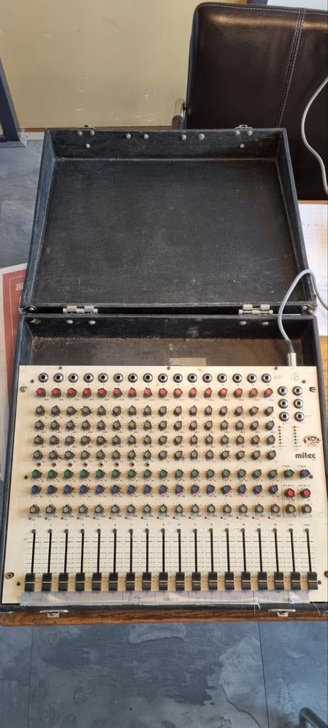 Mitec 162 18 kanaals mengpaneel., Muziek en Instrumenten, Mengpanelen, Ophalen of Verzenden, Gebruikt