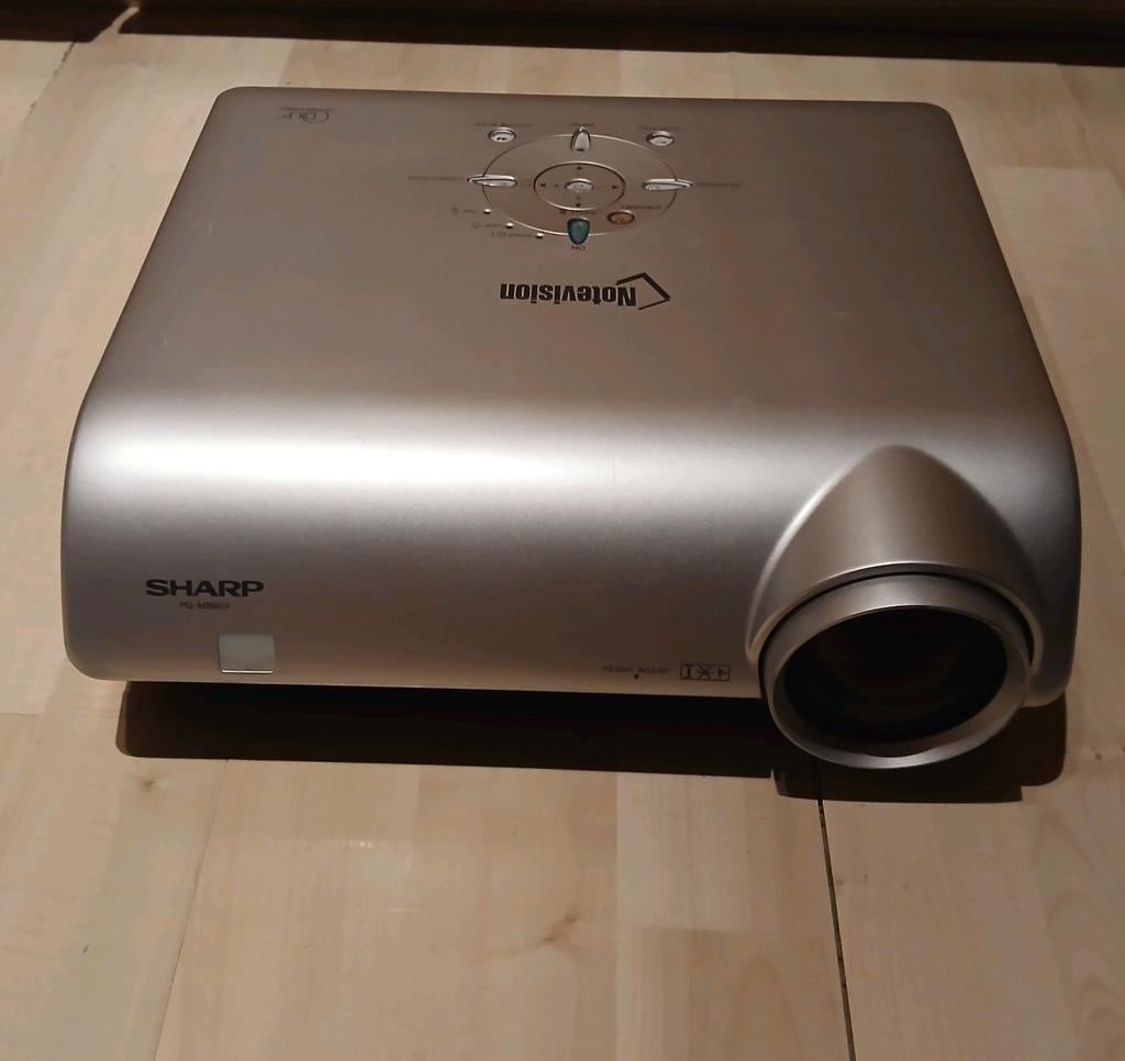 Sharp beamer met opberg tas en afstandsbediening, Audio, Tv en Foto, Beamers, Ophalen of Verzenden, Gebruikt, Full HD (1080), Sharp