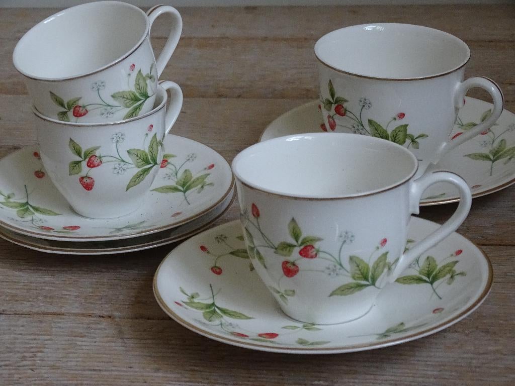Servies Royal Canterburry STRAWBERRY FIELD, z.g.a.n., Ophalen of Verzenden