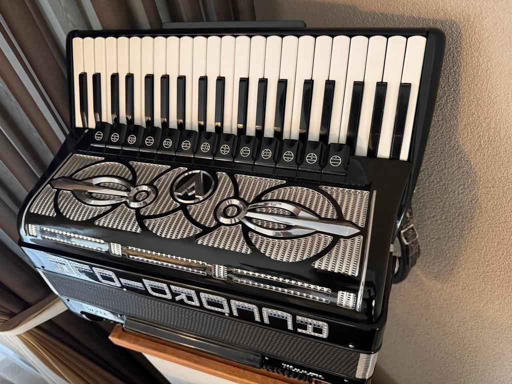 Accordiola Super Manon, Muziek en Instrumenten, Accordeons, Gebruikt, Met riemen, Accordiola, 120-bas