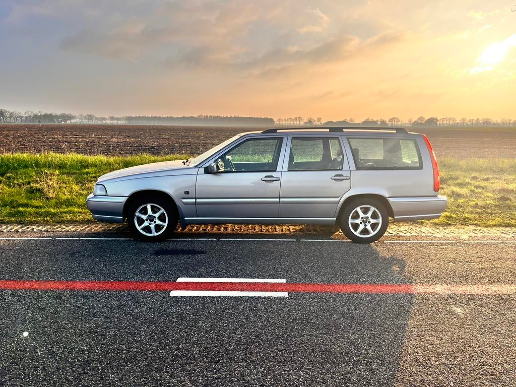 Gezocht Youngtimer oldtimers volvo, Amerikanen belastingvrij, Auto's, Volvo, Bedrijf, V70, Diesel, Stationwagon, Handgeschakeld