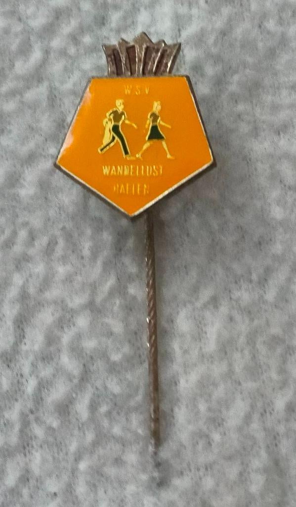 Speldje W.s.v Wandellust Haelen, Verzamelen, Ophalen of Verzenden, Zo goed als nieuw, Sport, Speldje of Pin