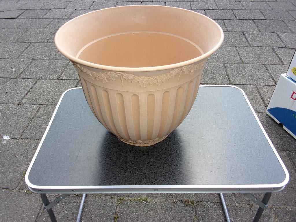 bloempot, Tuin en Terras, Bloempotten, Kunststof, Rond, Ophalen of Verzenden, Zo goed als nieuw