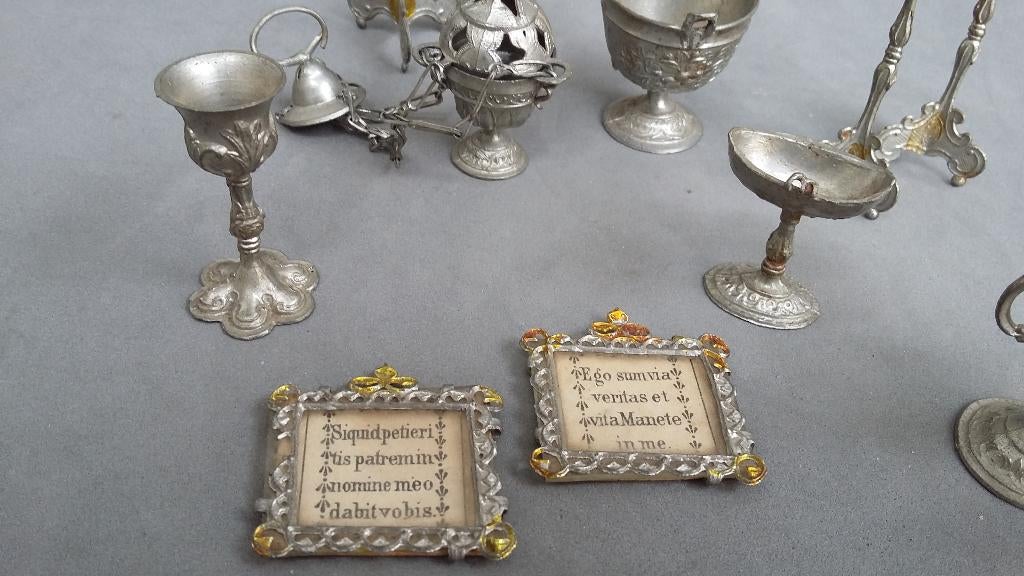 Om 1900 MINIATUUR MINI Tin Les Speel Items Katholieke Kerk, Ophalen of Verzenden