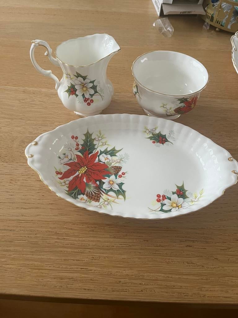 Royal albert Poinsettia, Ophalen of Verzenden