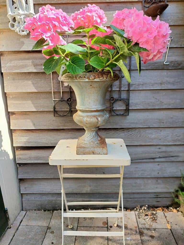 Mooie gietijzeren tuinvaas, Ophalen of Verzenden