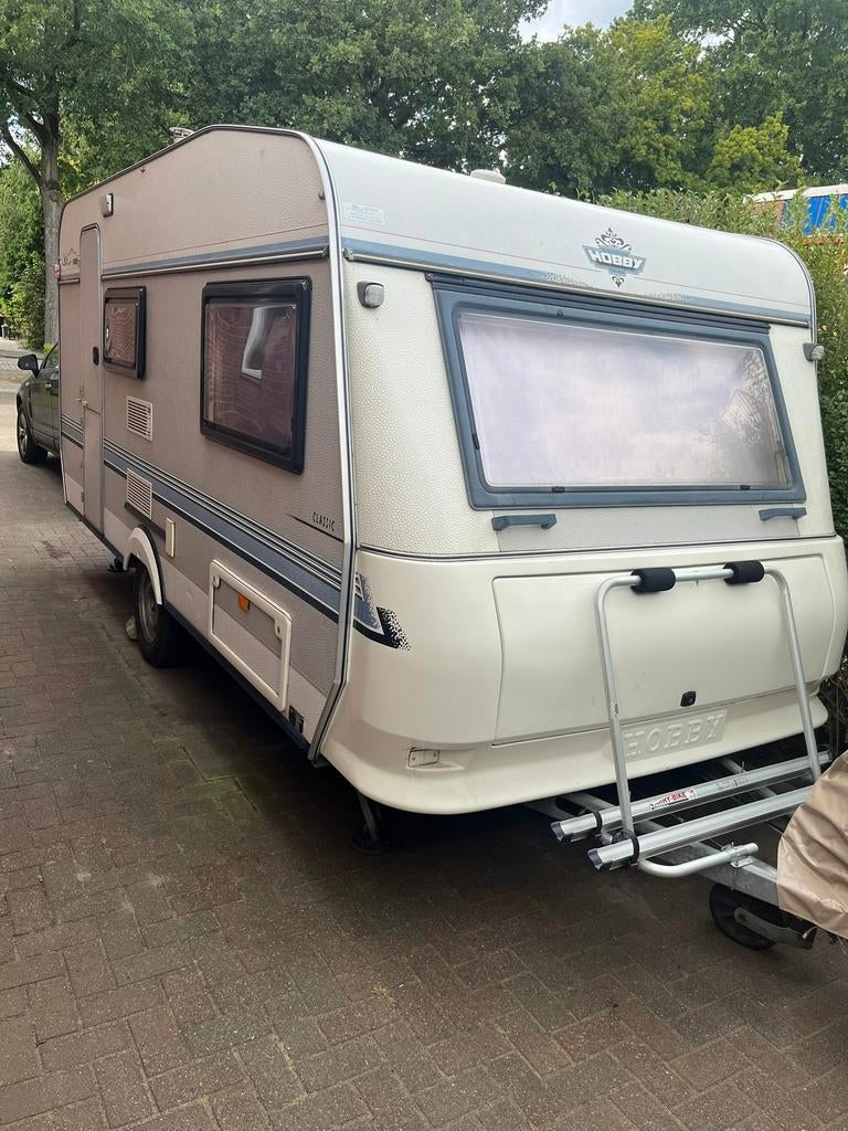 Caravan, Caravans en Kamperen, Caravans, Particulier, tot en met 4, 750 - 1000 kg, Rondzit, Hobby, Vast bed, Luifel, Ophalen