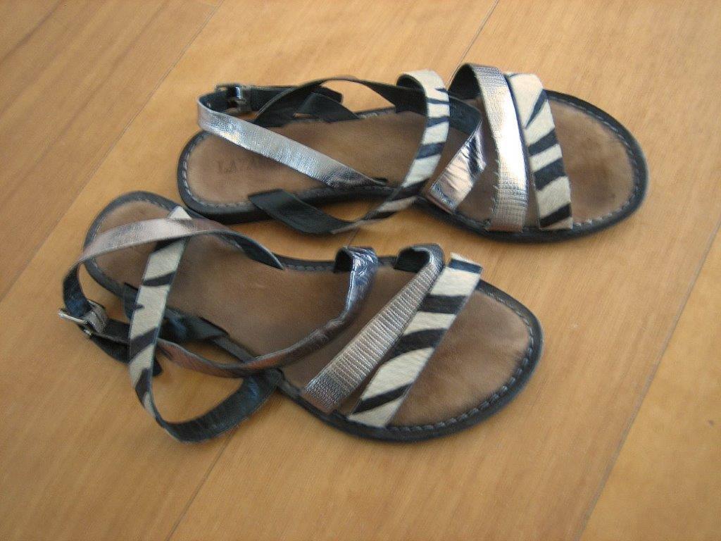 Speelse zebravacht teenschoentjes LAZAMANI 41 Snazzeys, Verzenden, Zwart, Lazamani, Sandalen of Muiltjes