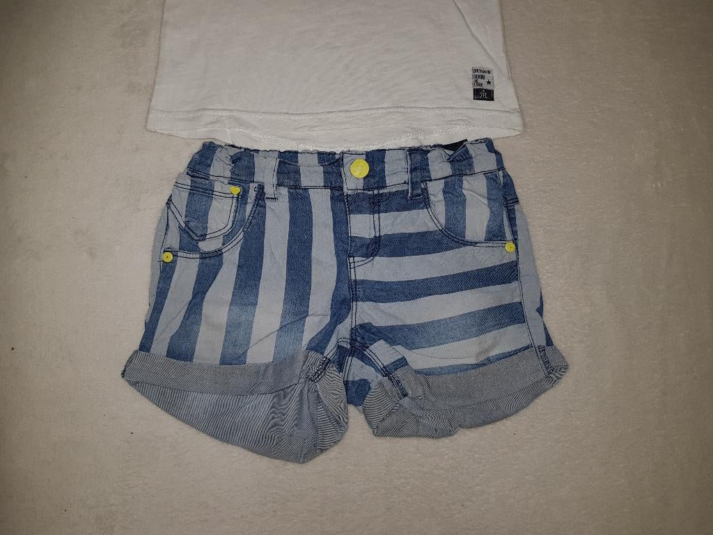 Super leuk blauw gestreept NAME IT shortje maat 122., Kinderen en Baby's, Kinderkleding | Maat 122, Broek, Zo goed als nieuw, Name It