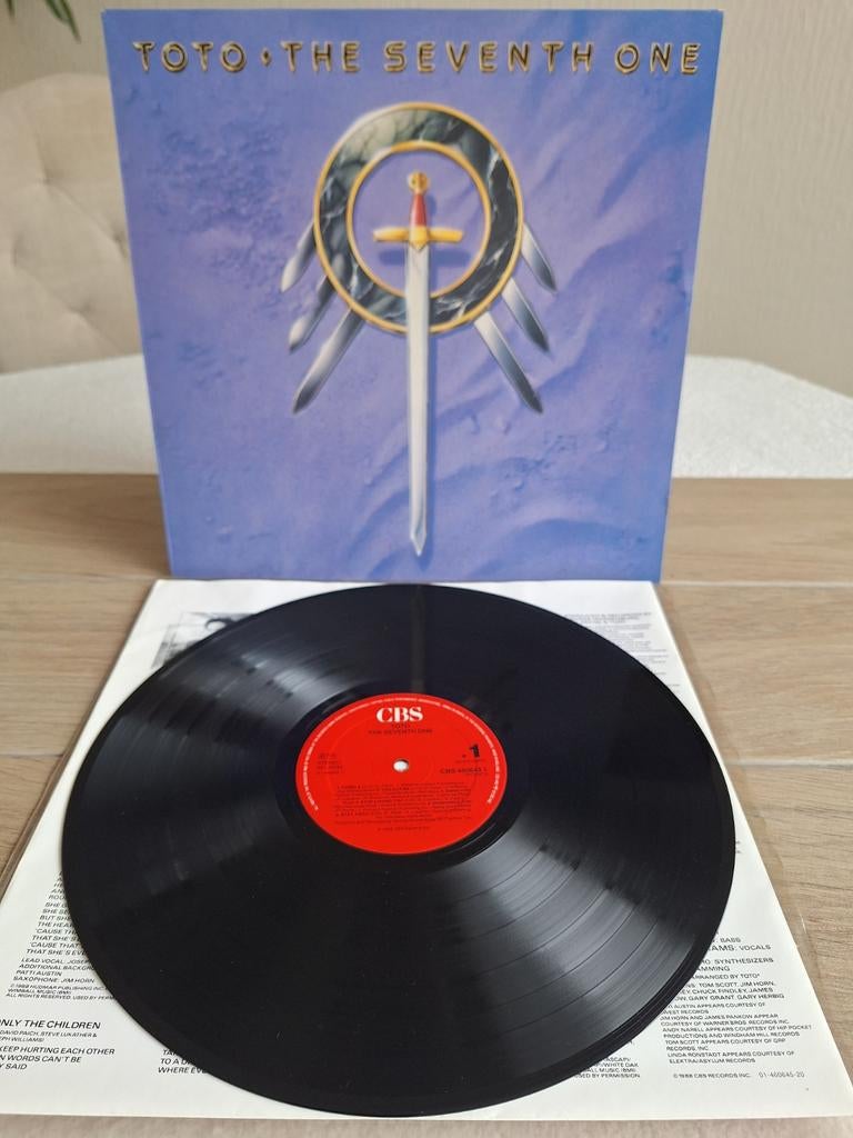 LP van  TOTO // THE SEVENTH ONE ....uit 1988, Cd's en Dvd's, Ophalen of Verzenden, Gebruikt, 12 inch, Poprock