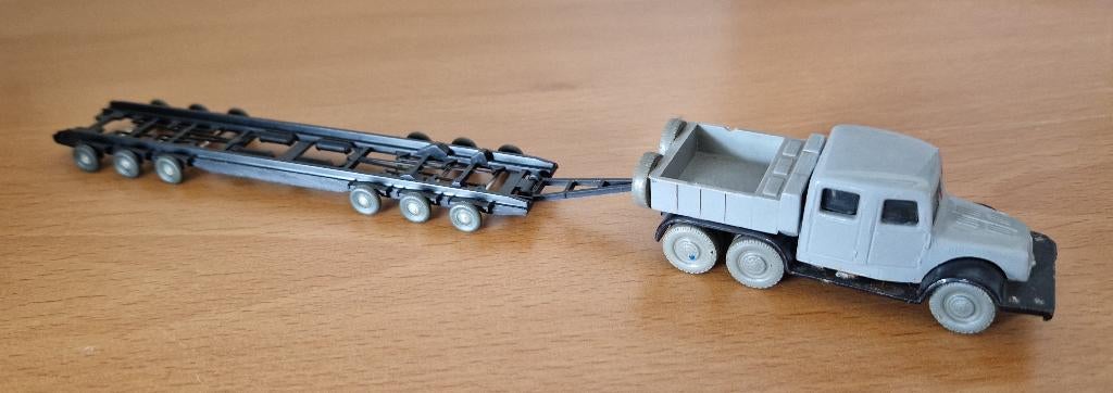 Tatra 141 trekker met wagonoplegger, Hobby en Vrije tijd, Ophalen of Verzenden, Gebruikt, Bus of Vrachtwagen, Overige merken