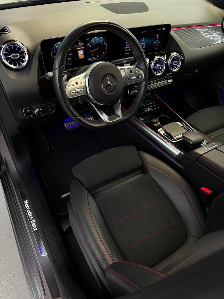 Mercedes-Benz B-klasse B200 AMG Line Premium Plus, Gebruikt, Zwart, 4 cilinders, Met garantie (alle)