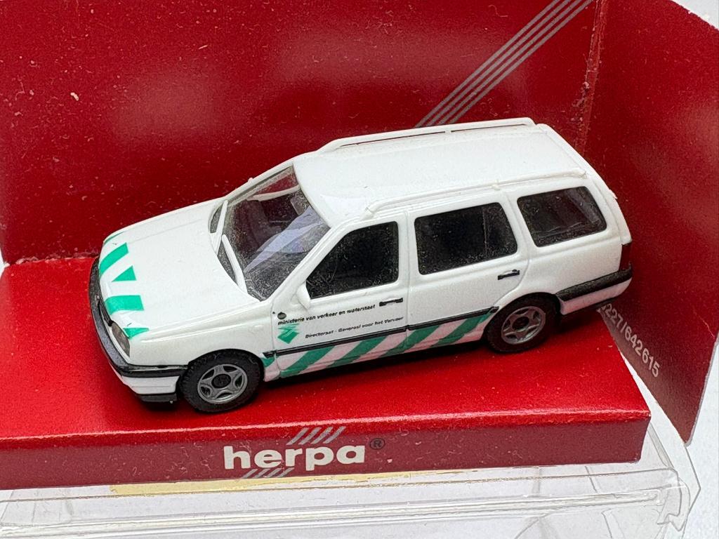 Herpa VW Golf variant Min. Verkeer en Waterstaat IMG6525/6, Ophalen of Verzenden, Gebruikt, Auto, Herpa