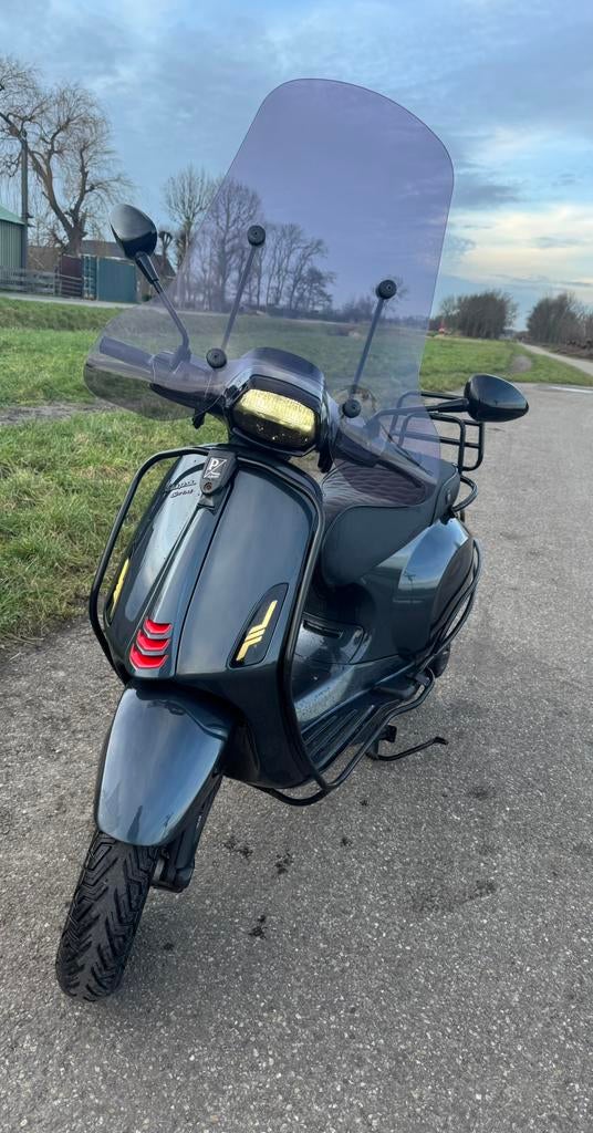 Vespa Sprint Metallic grijs Full option 2025, Ophalen, Maximaal 45 km/u, Vespa S, Zo goed als nieuw