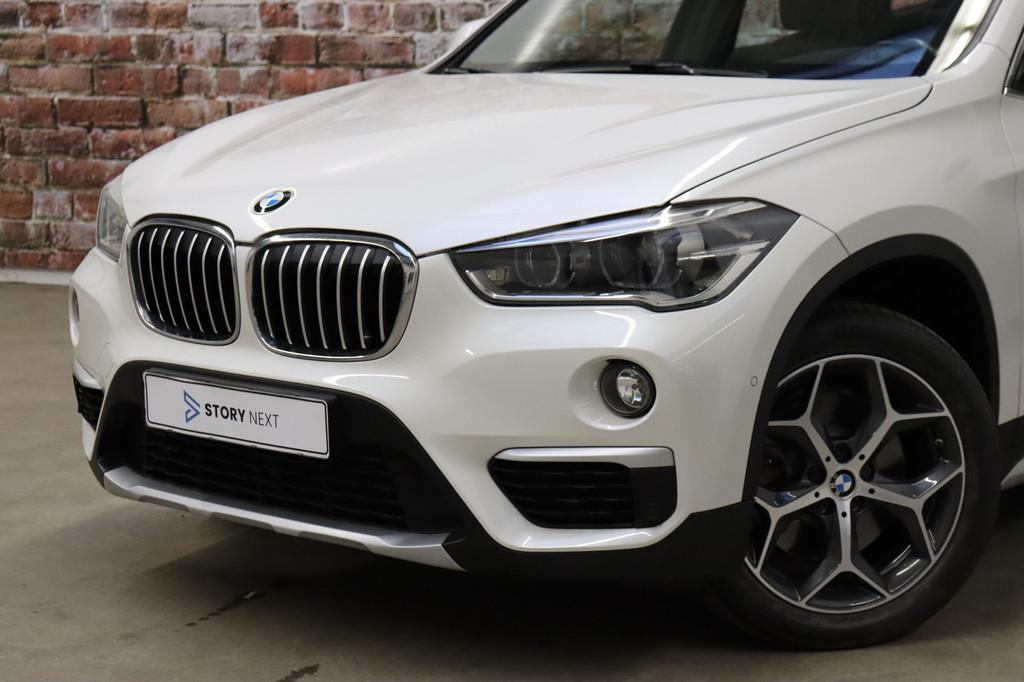 BMW X1 xDrive20i High Executive xLine Automaat / Panoramadak, 1998 cc, Gebruikt, Euro 6, 2000 kg