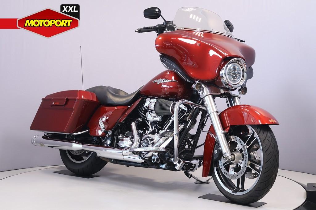 Harley-Davidson STREET GLIDE (bj 2010) - foto 2