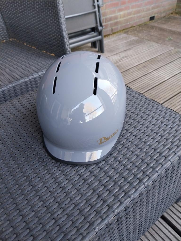 Te koop nieuwe helm voor snorscooter en electrische fiets, Ophalen of Verzenden, Nieuw