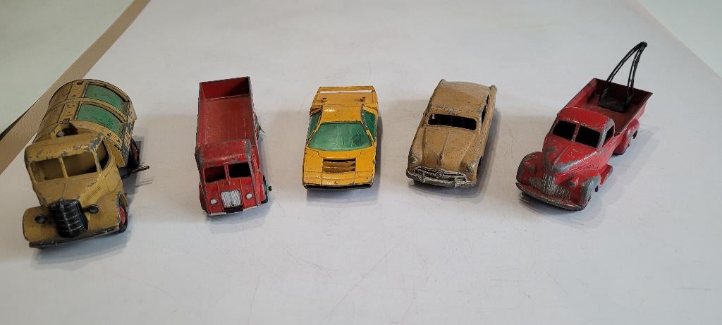 zoldervondst, lot oude dinky toys, Hobby en Vrije tijd, Modelauto's | 1:43, Ophalen of Verzenden, Gebruikt, Auto, Dinky Toys