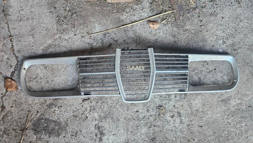 Saab 96 Grille - Origineel en Gebruikt, Auto-onderdelen, Ophalen of Verzenden, Gebruikt, Voor, Saab