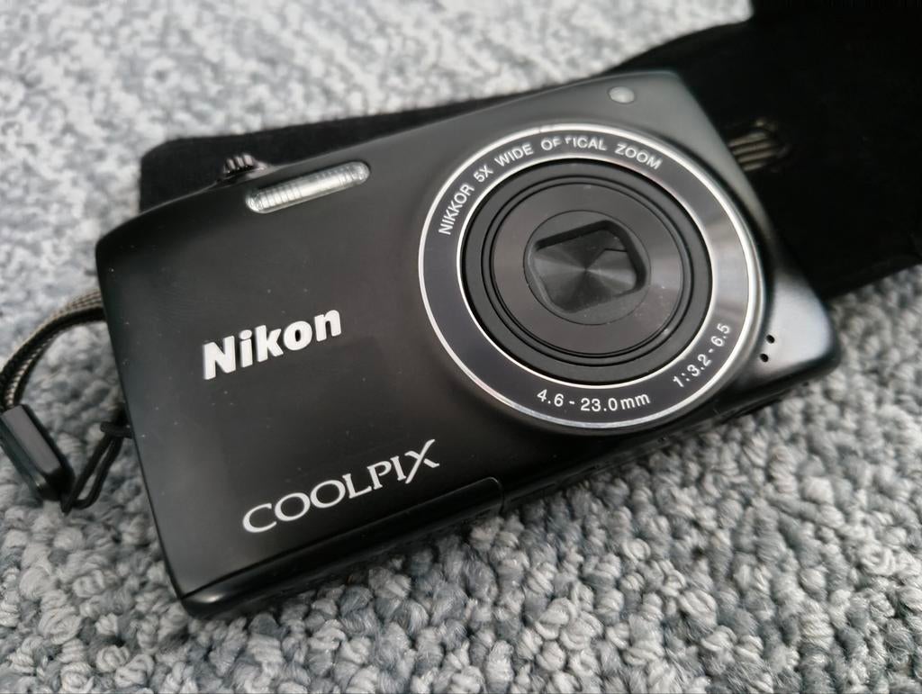 Nikon Coolpix S3100 digitale camera met tasje en kabel, Gebruikt, Verzenden, Compact, Nikon