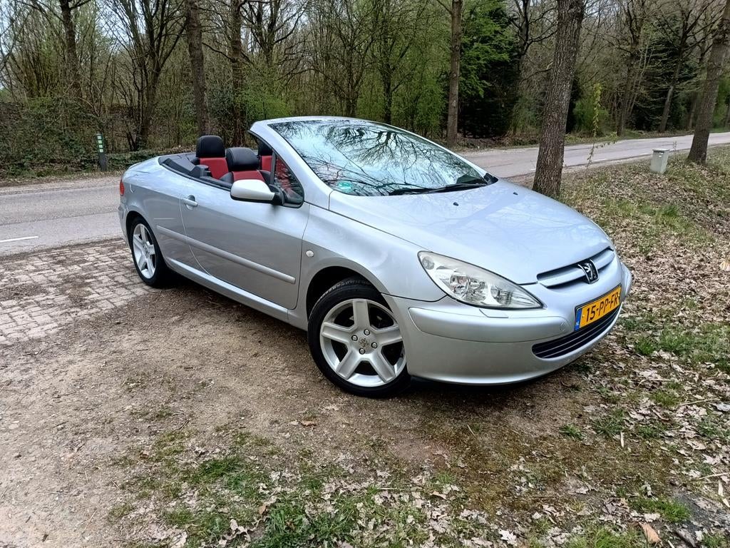 Peugeot 307 2.0 16V CC 2004 Grijs, Auto's, Voorwielaandrijving, 4 cilinders, Cabriolet, 4 stoelen